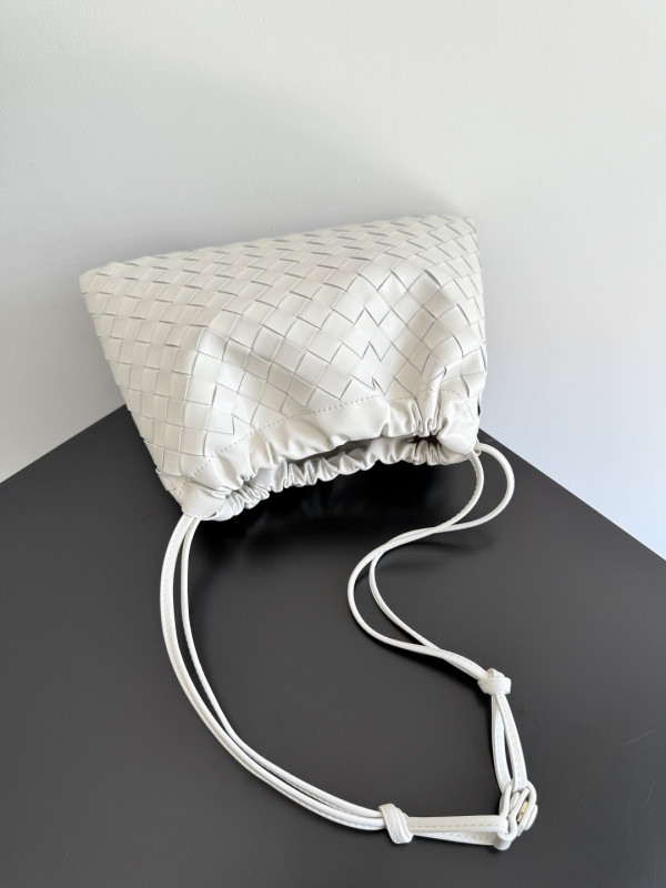 bo*te*ga Ve*ne*ta medium dustbag