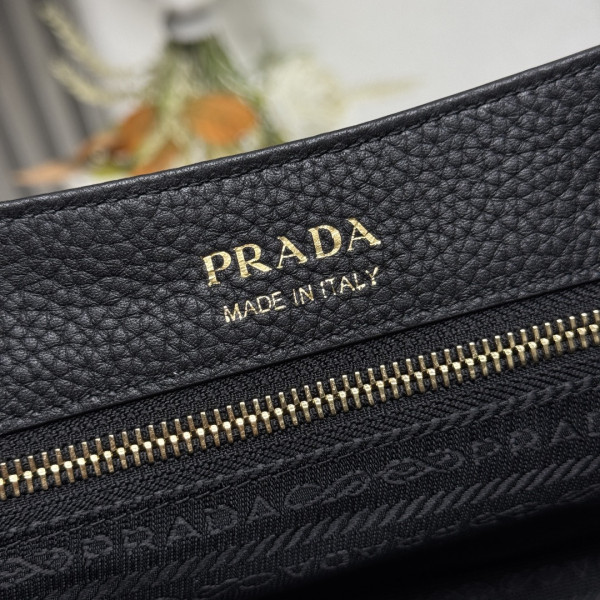 Pra*a small leather shoulder bag-26*14*9.5cm