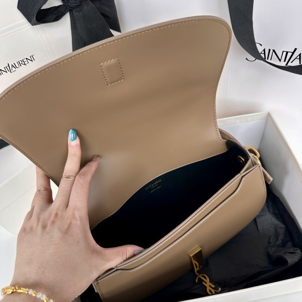 y*l voltaire in box Sa**t Lau*nt