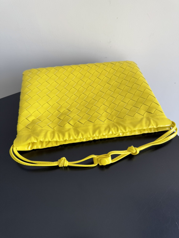 bo*te*ga Ve*ne*ta medium dustbag