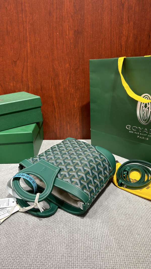 Go*ard beluga - 23×18.5×8cm