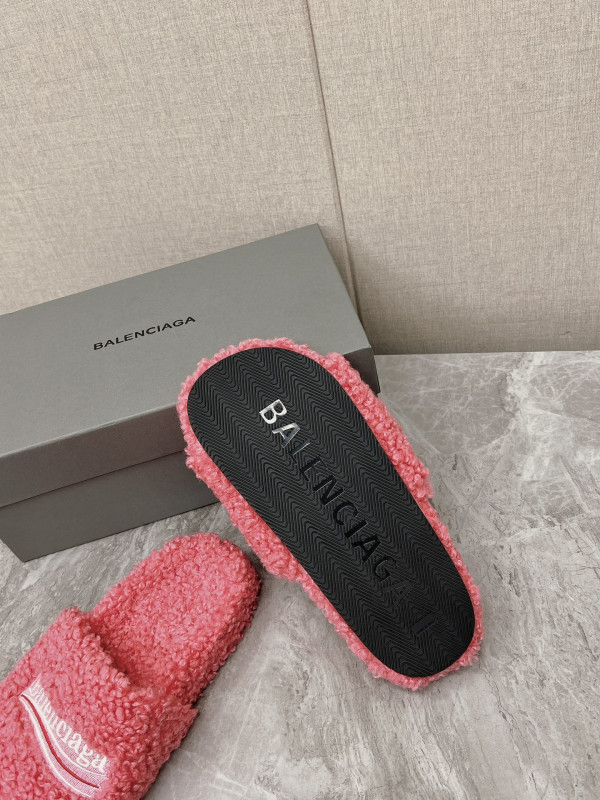 Ba*len*cia*ga slides