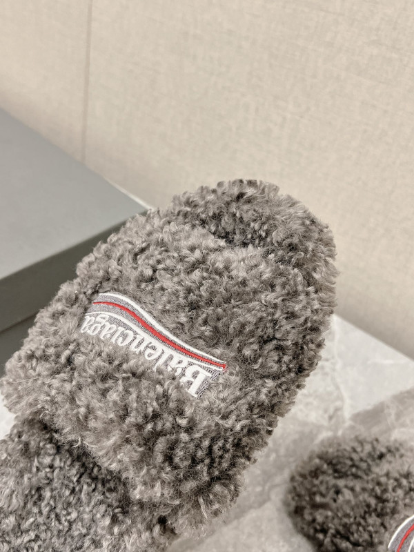 Ba*len*cia*ga slides