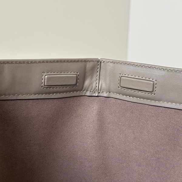 F**di origami medium - 27*16.5*27cm