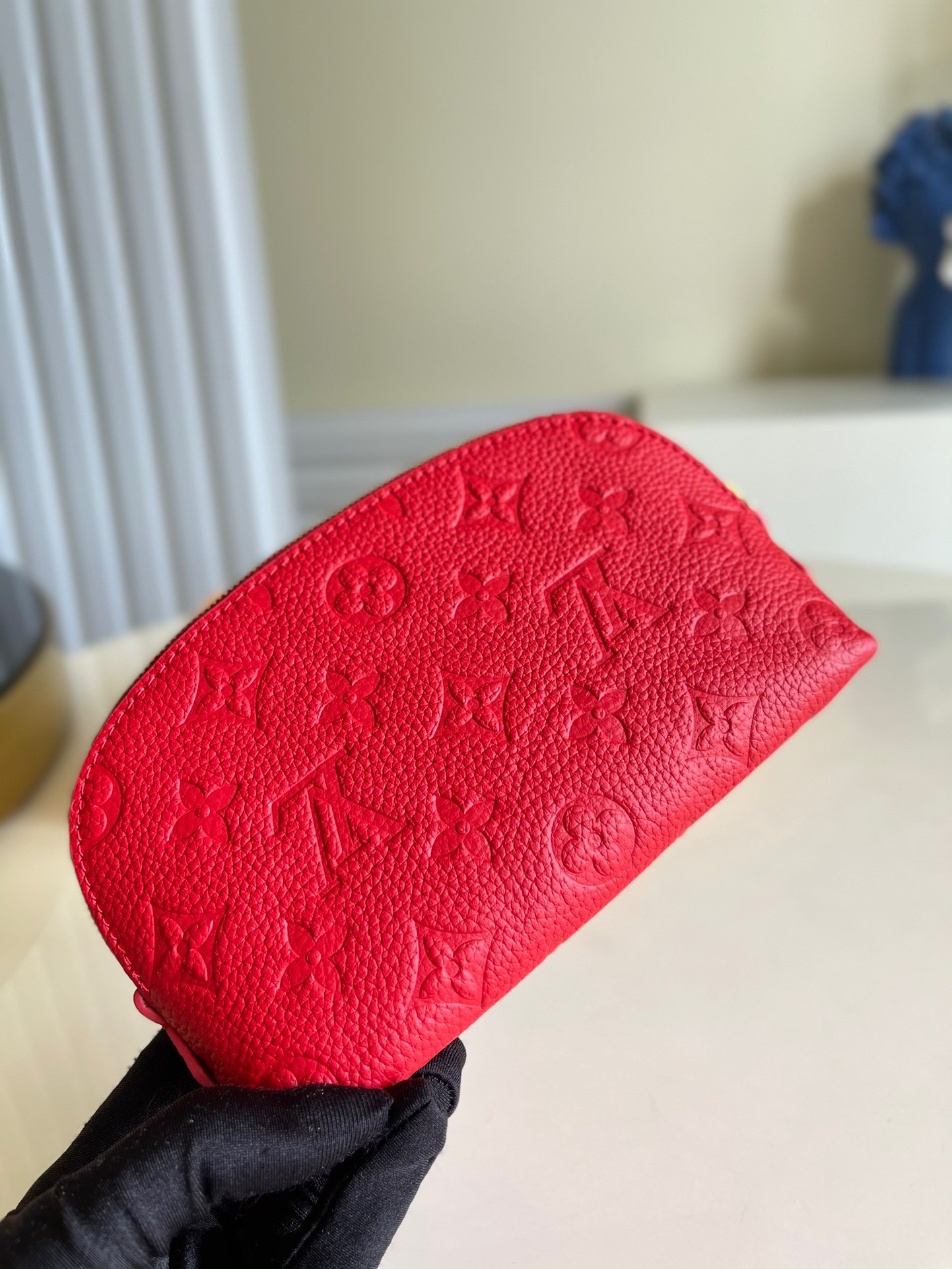 l0*is V*t0n cosmetic pouch pm-19*12*6cm