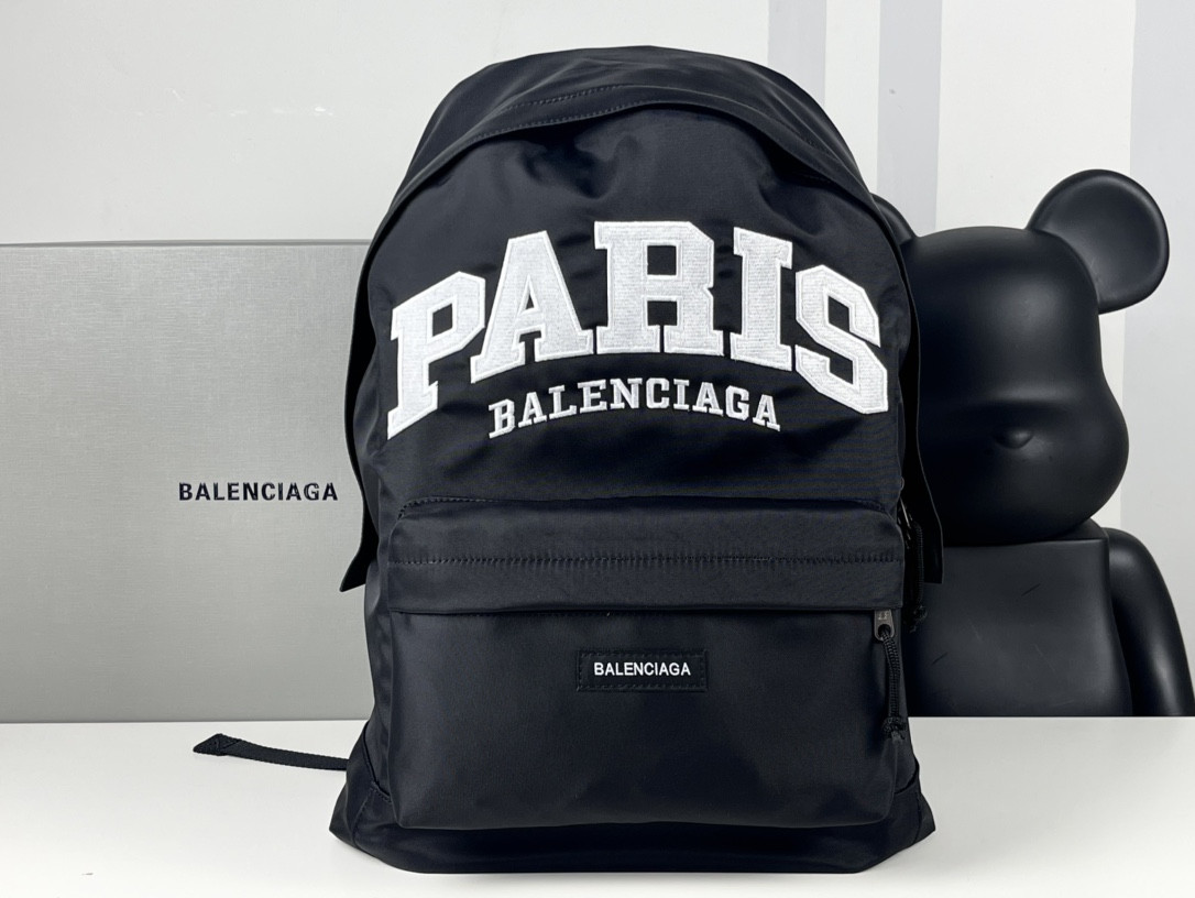 Ba*len*cia*ga backpack